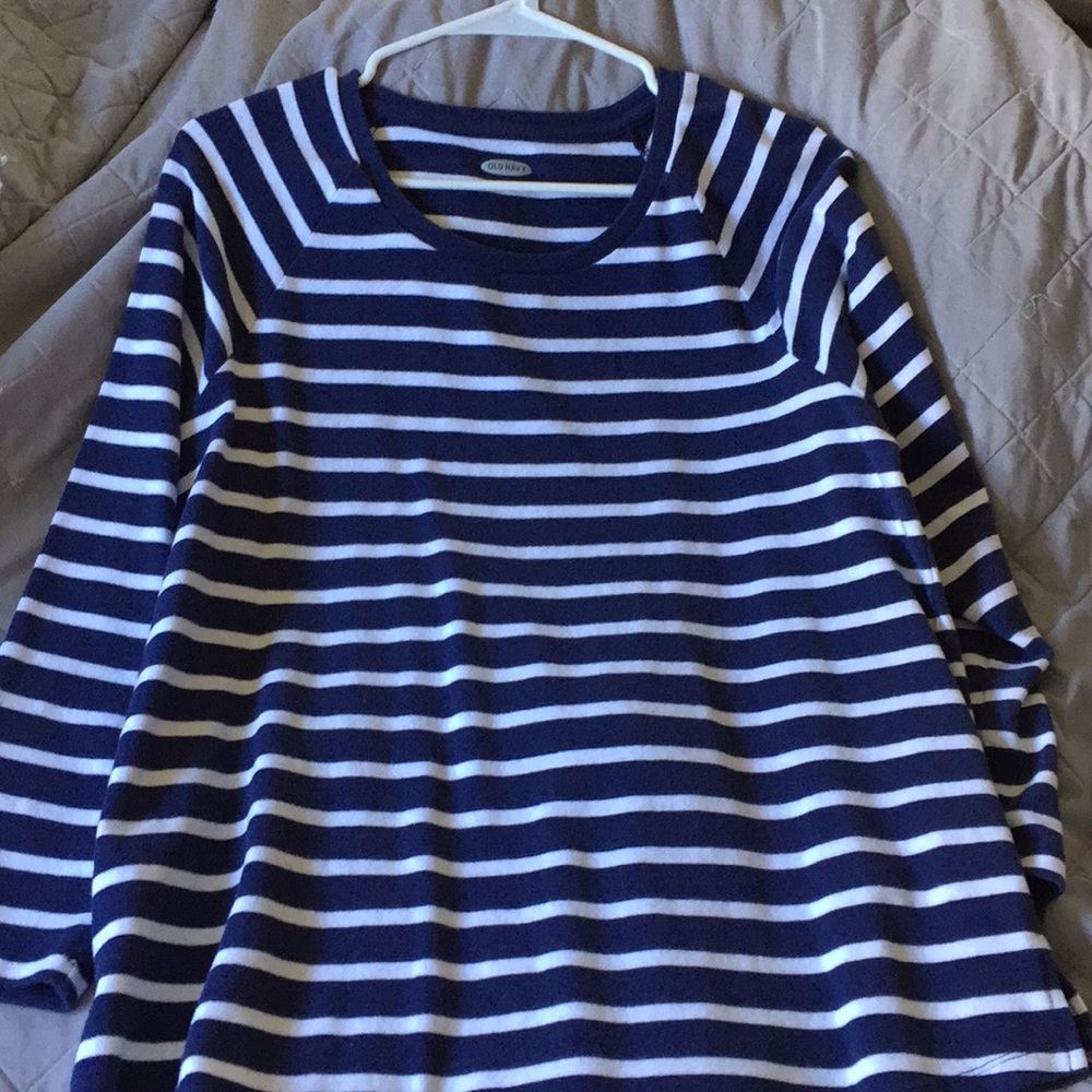 Old navy shirt size large